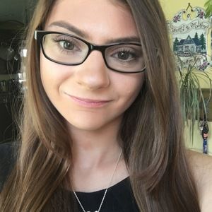 Meet your Posher, Mikayla